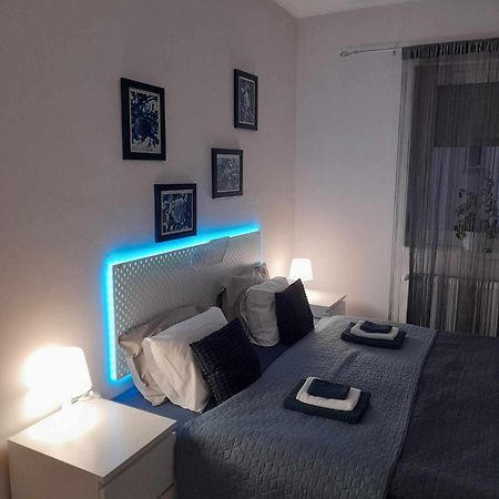 White House Apartman Budapest Esterno foto