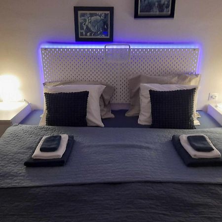 White House Apartman Budapest Esterno foto