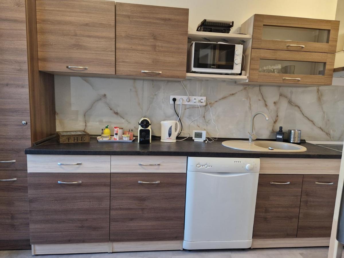 White House Apartman Budapest Esterno foto
